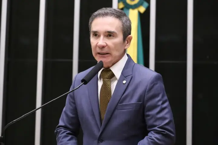 Projeto isenta desempregados e pessoas de baixa renda de taxa em concursos públicos