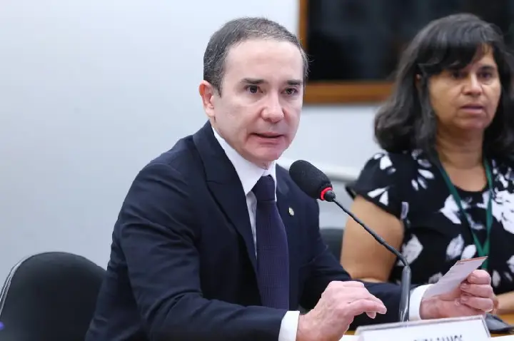 Projeto obriga condomínios a comunicar indícios de violência doméstica à polícia