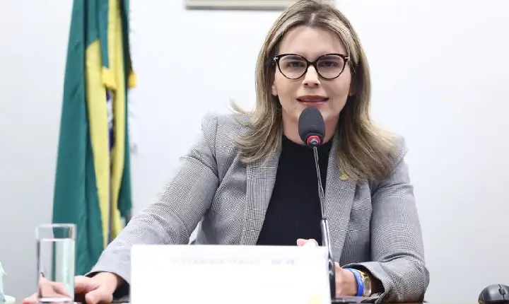 Projeto obriga SUS a oferecer suporte contínuo à saúde de pessoa trans após cirurgia de redesignação sexual