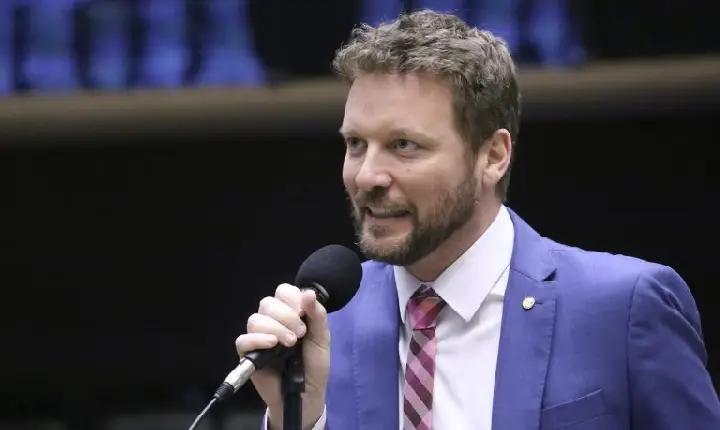 Projeto permite adiar audiência após atraso de 30 minutos