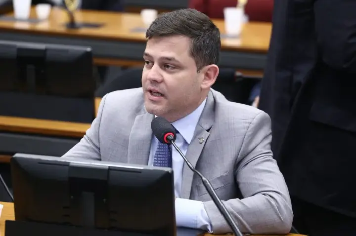 Projeto suspende contribuição adicional de empresas por ruído no trabalho