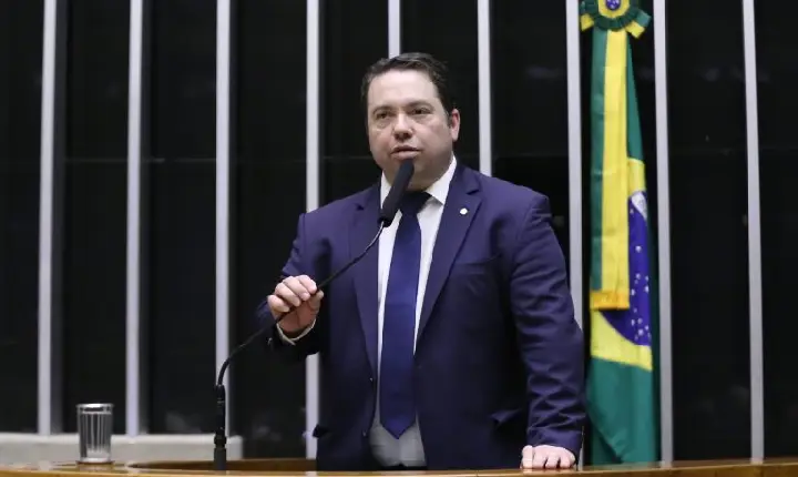 Projeto suspende resolução que incluiu MST em comitê do governo