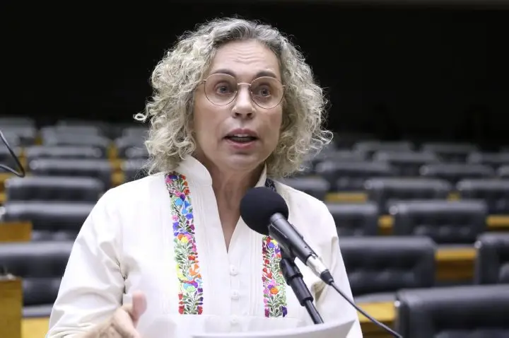 Projeto zera impostos sobre sardinha em lata na cesta básica