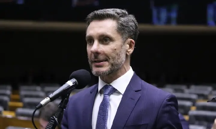 Proposta permite a manutenção de ex-cônjuge em plano de saúde