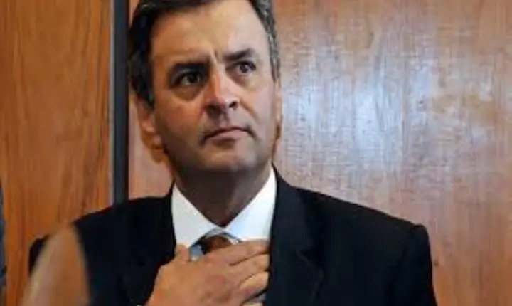 PSDB é maior que isso, diz Aécio sobre proposta de incorporação ao PSD
