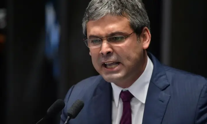 PT pede para STF livrar Moraes da Lei Magnitsky