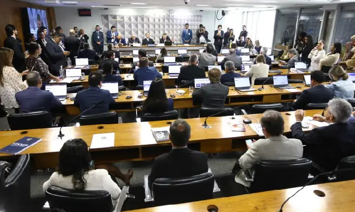Relatório da CPMI do INSS será lido e pode ser votado nesta sexta