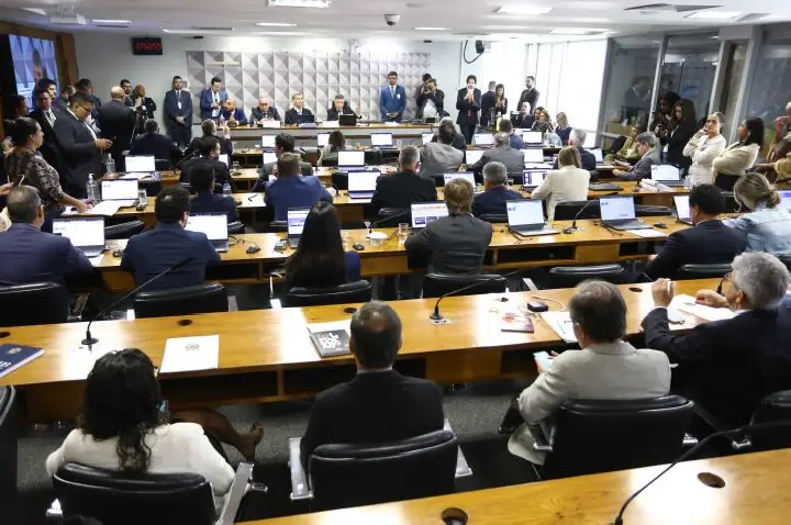 Relatório da CPMI do INSS será lido e pode ser votado nesta sexta