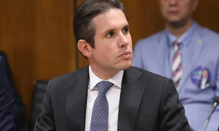 Sem consenso, Motta adia votação do fim do foro privilegiado