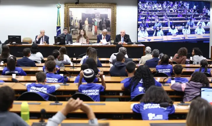 Semana da Criança começa com debatedores defendendo mais avanços na legislação sobre internet