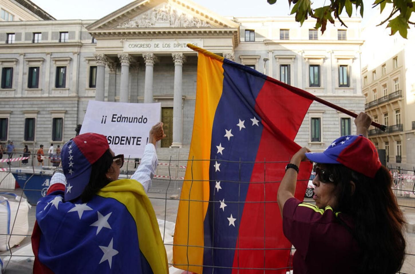 Conceder asilo para opositor venezuelano é “gesto humanitário”, diz premiê espanhol Pedro Sánchez