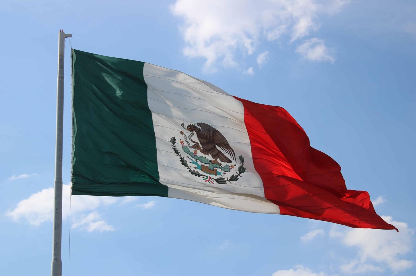 Em meio a protestos, começa tramitação de controversa reforma judicial do México