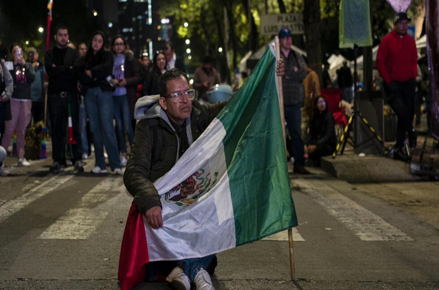 Senado do México aprova reforma do Judiciário que autoriza escolha de juízes por voto popular