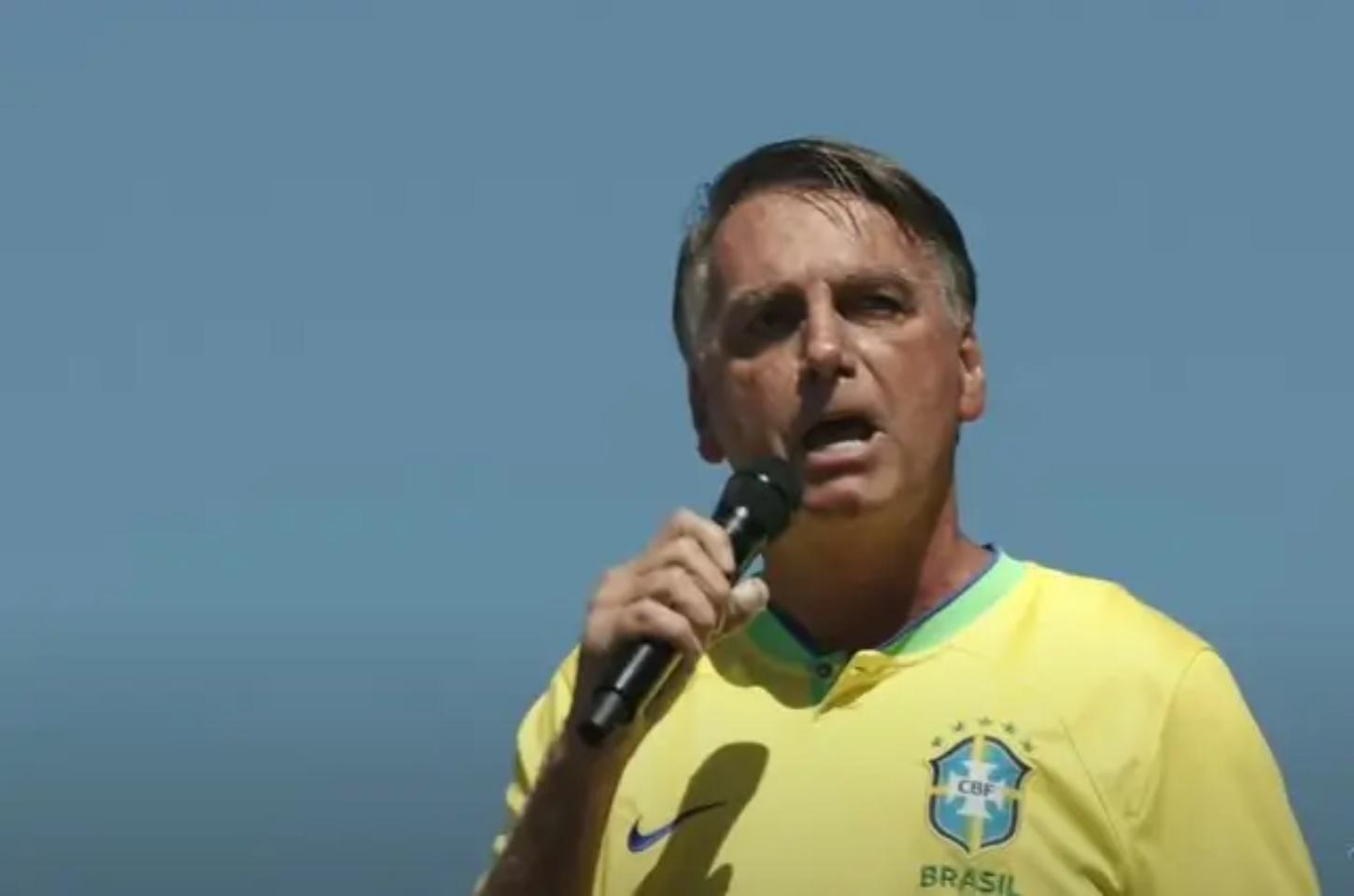 Mais de 11 mil advogados criticam decisão de Moraes que impediu Bolsonaro de comparecer à posse de Trump
