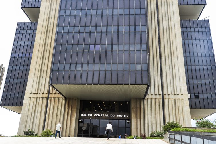 Bancos apontam risco fiscal como ameaça à estabilidade financeira