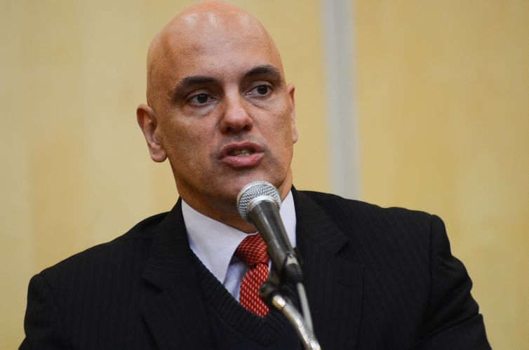 Moraes diz que Braga Netto tem acesso a provas e nega mais prazo 