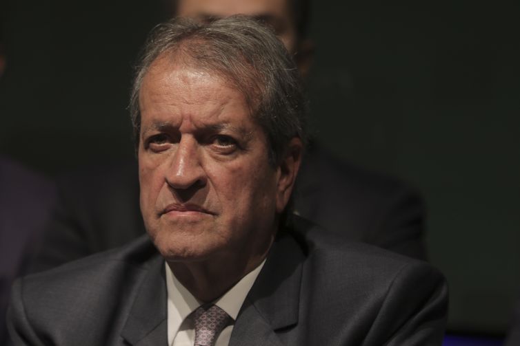 Moraes autoriza presidente do PL a ter contato com Bolsonaro