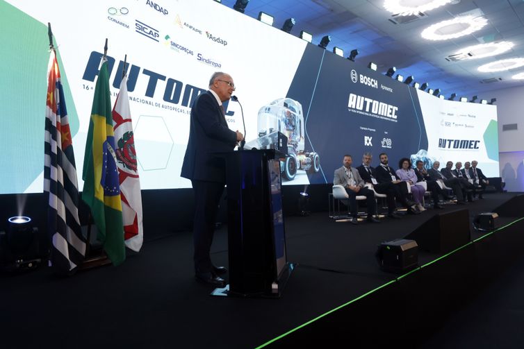 Alckmin defende comércio entre países e multilateralismo no país