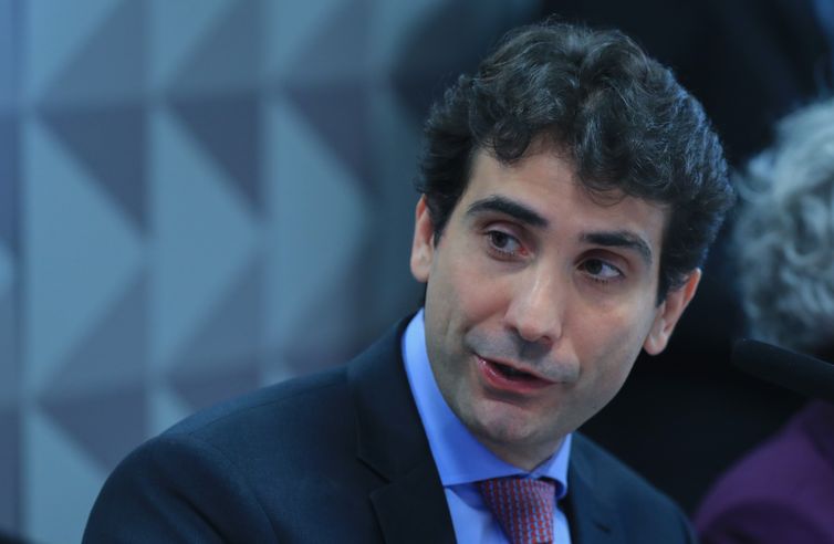 BC avalia se taxa Selic está suficiente diante da guerra de tarifas