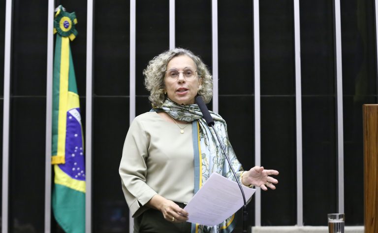Comissão aprova projeto que permite apresentação ao SUS de exame feito na rede privada