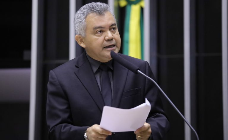 Comissão aprova projeto que permite rescisão de contrato de telecomunicação sem multa por má qualidade