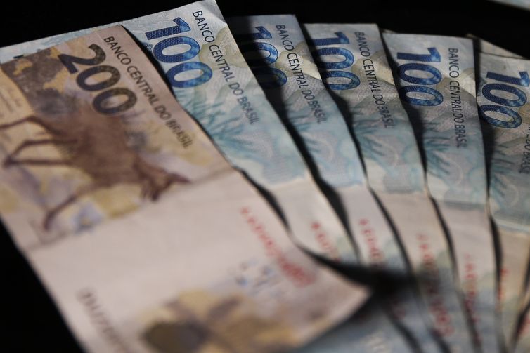 Dívida Pública sobe 0,22% em março e supera R$ 7,5 trilhões