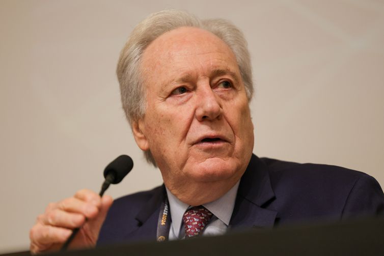Governo entrega PEC da Segurança Pública ao presidente da Câmara