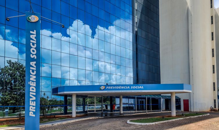 INSS: aposentado não precisa pedir exclusão de desconto indevido
