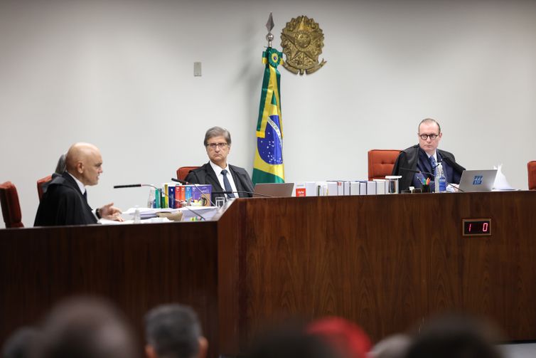 STF decide se mais seis denunciados pela trama golpista viram réus