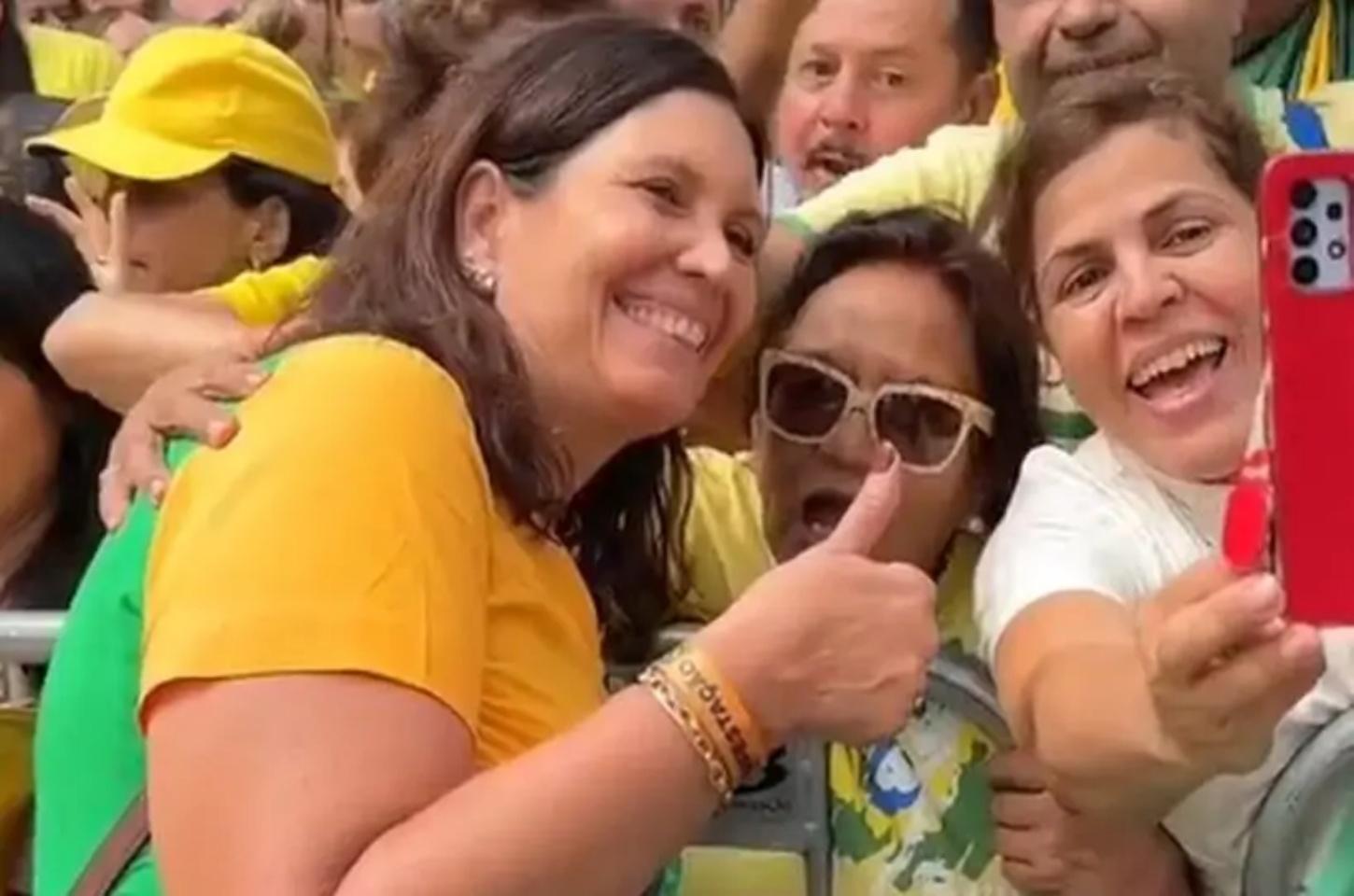 Advogados acionam PGR contra Bia Kicis por acusações contra Moraes