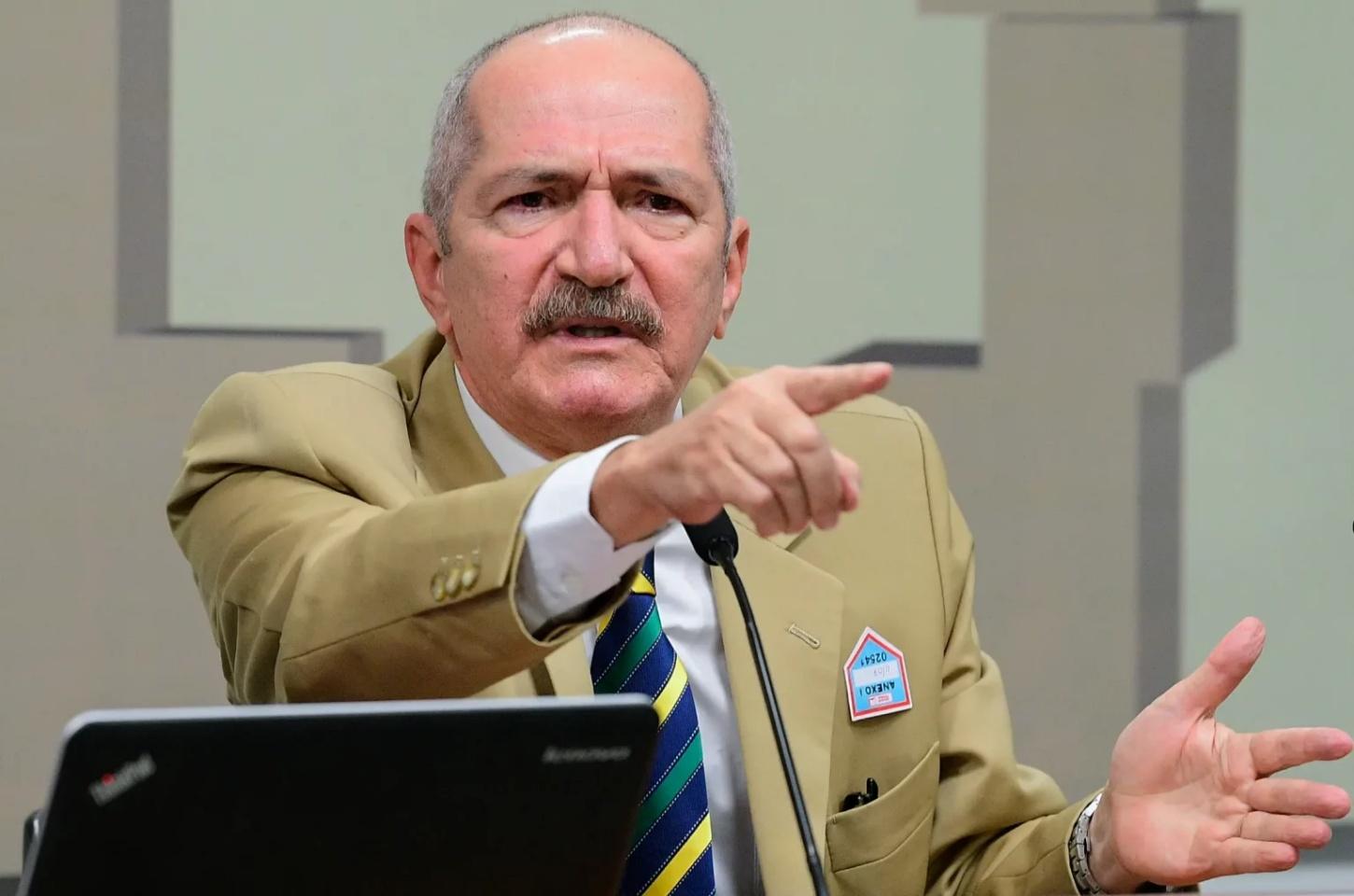 “Aguardo pedido de desculpas de Alexandre de Moraes”, diz Rebelo