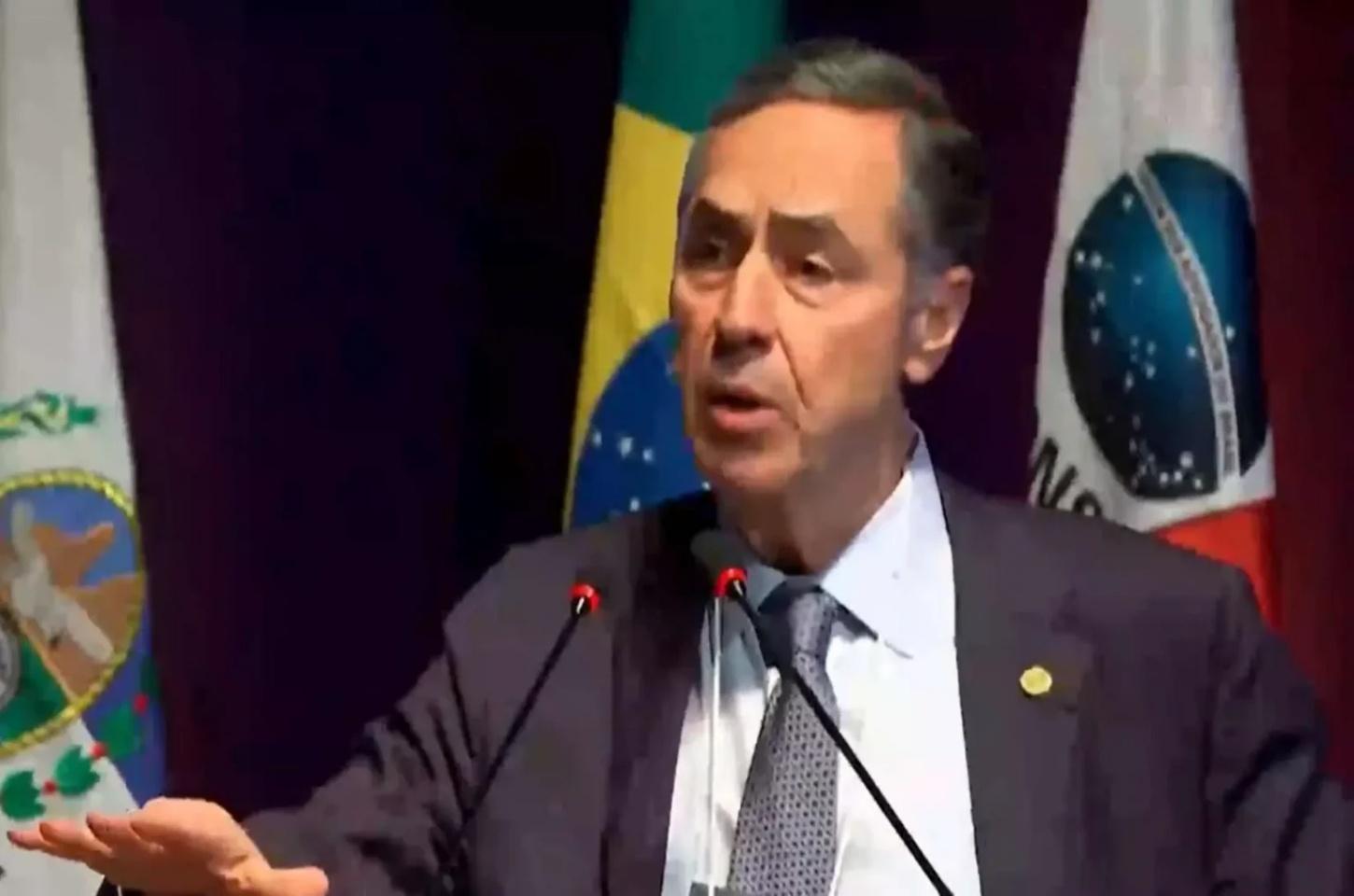 Barroso diz que pediu aos EUA declarações de ‘apoio à democracia brasileira’ quando chefiava o TSE e cita militares