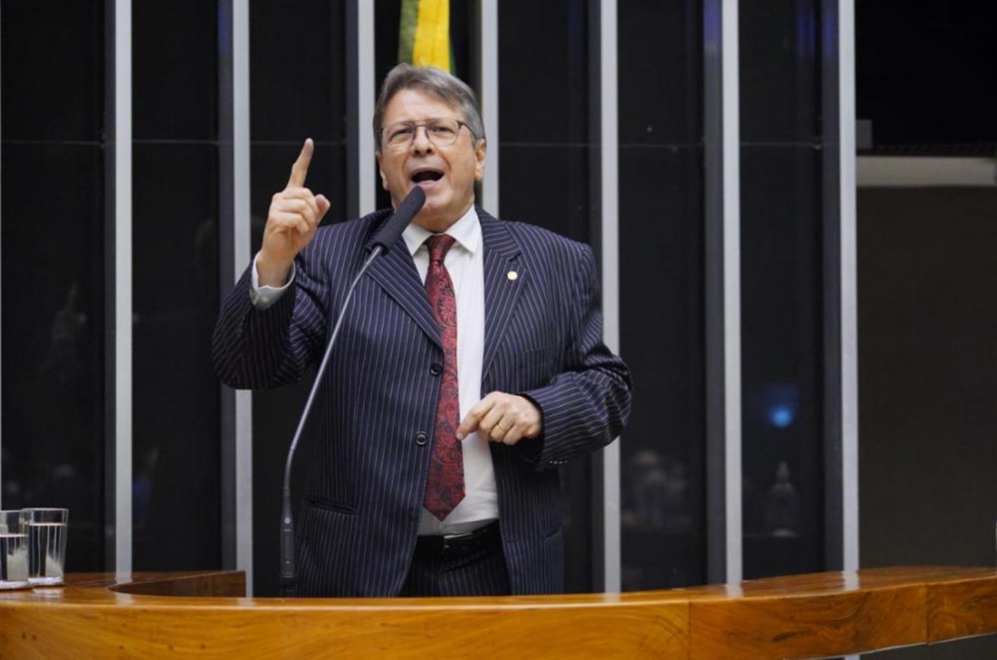 Bibo Nunes apresenta ação contra Dino por intimar Sóstenes