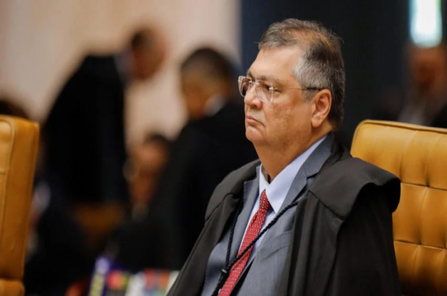 Dino comunica TSE para cumprir decisão que troca 7 deputados