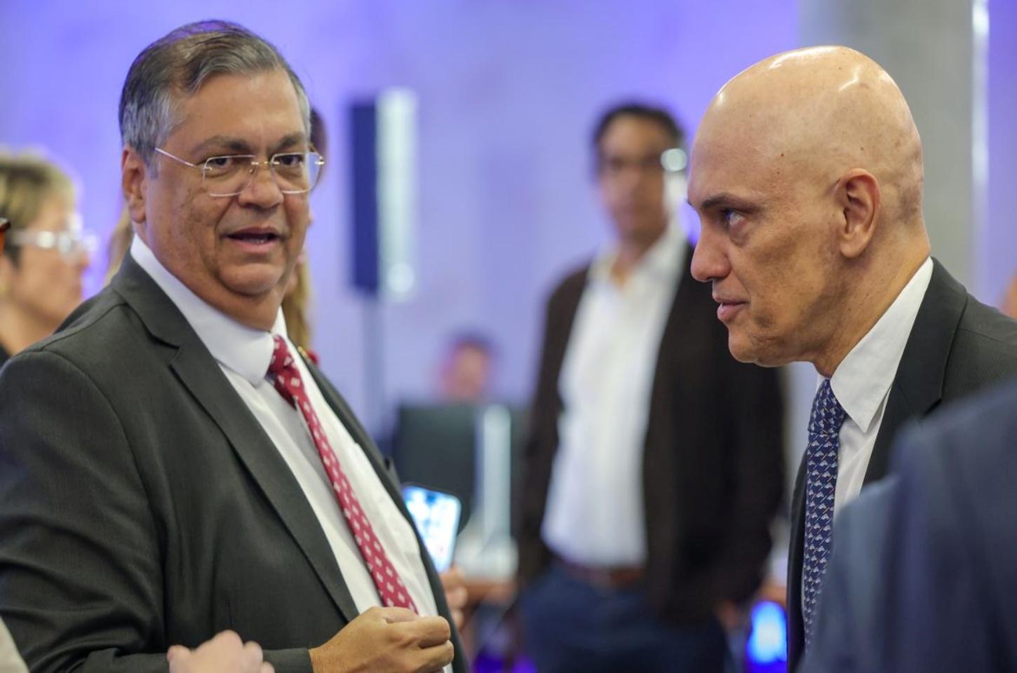 Dino repete piada sobre possíveis sanções dos EUA contra Moraes