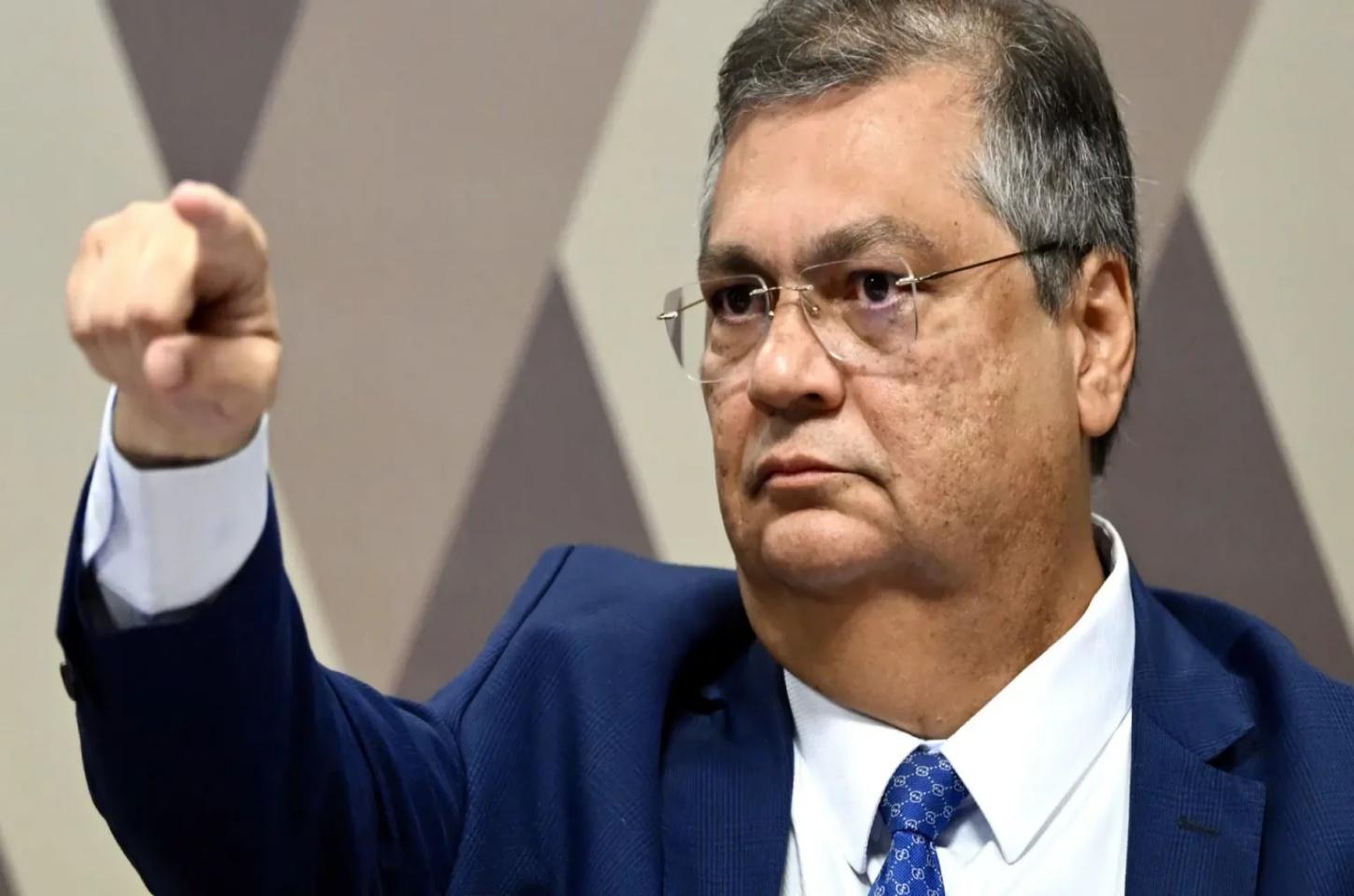 Dino suspende julgamento sobre escolas cívico-militares em SP