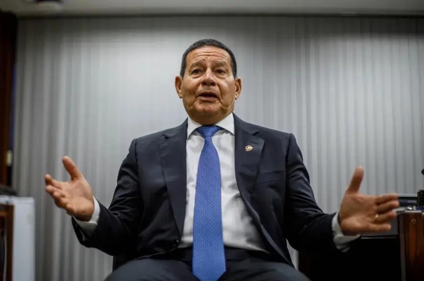 Em depoimento ao STF, Mourão culpou governo Lula pelo 8 de janeiro