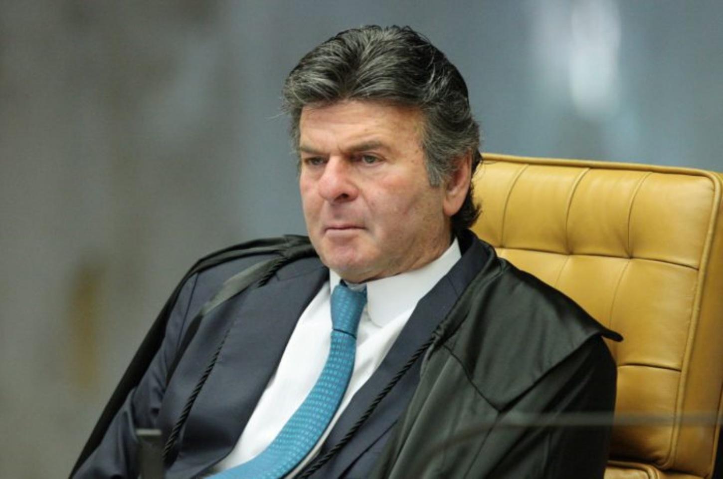 Fux pede vista e suspende julgamentos do 8/1