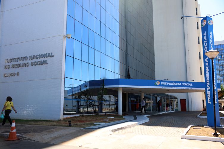 INSS prepara plano para ressarcir aposentados vítimas de fraude