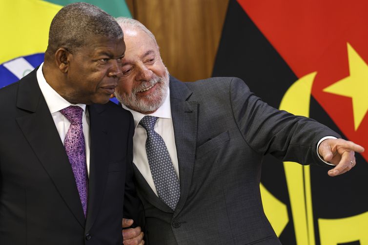 Lula incentiva empresariado a investir em Angola 