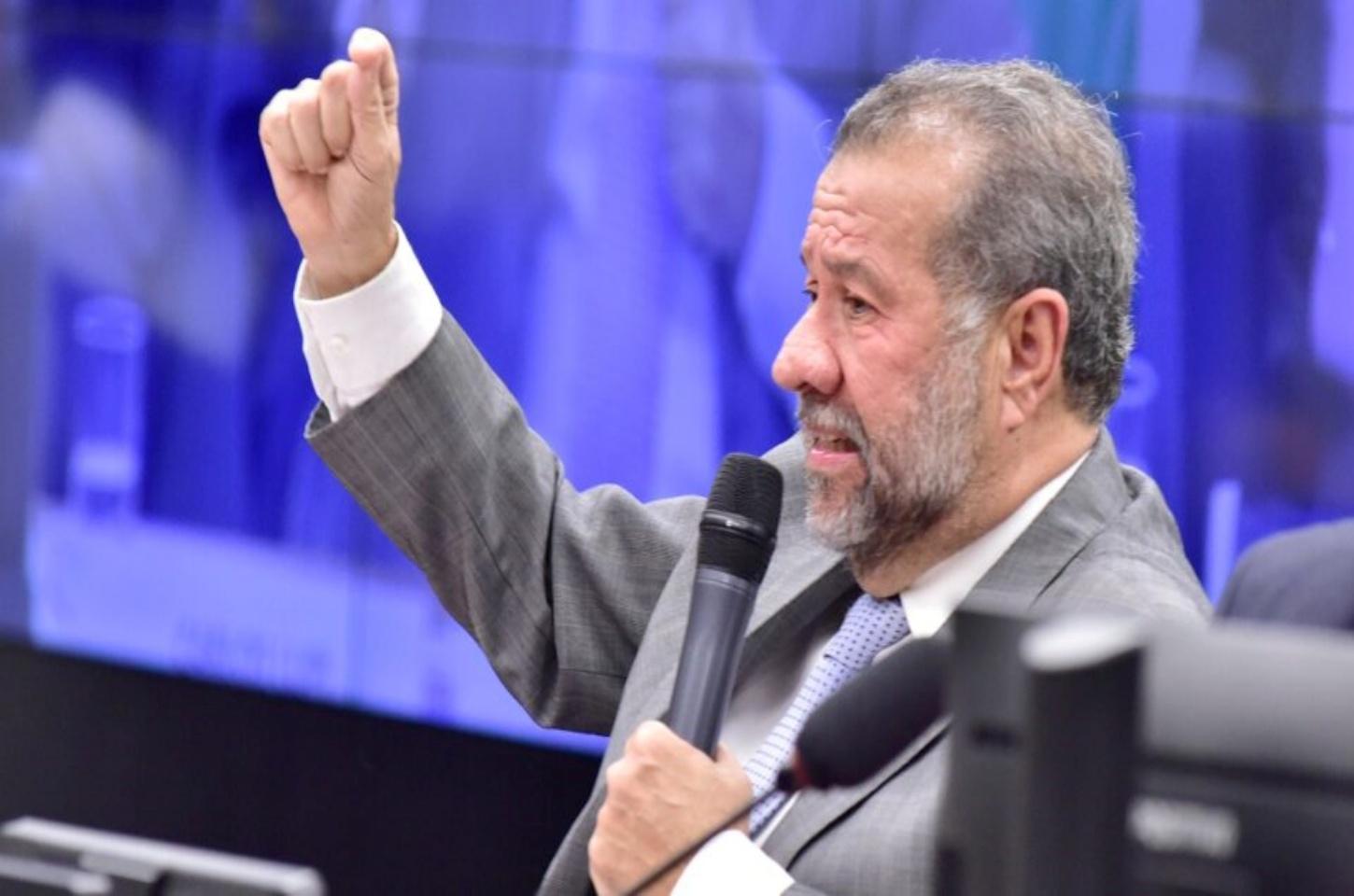 Lupi reassume PDT e anuncia apoio à CPI do INSS