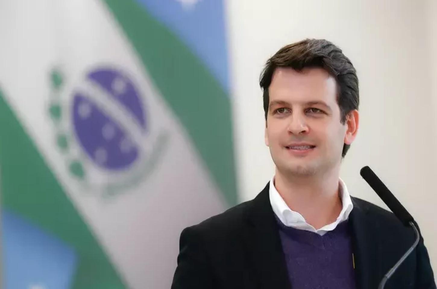 Parecer do MP pede a cassação de Eduardo Pimentel e Paulo Martins