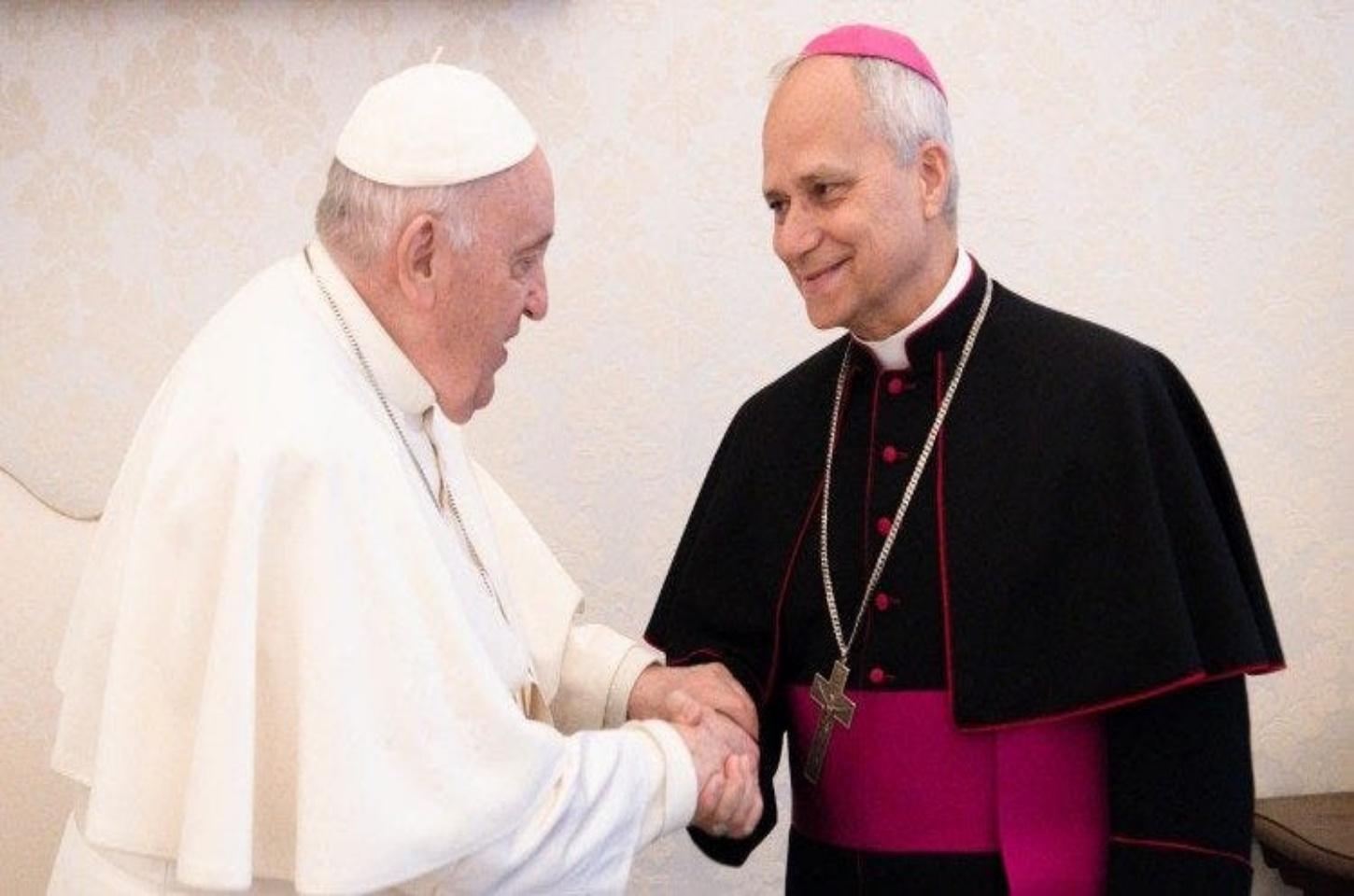 Primeiro papa nascido nos Estados Unidos, cardeal Robert Prevost é eleito e adota o nome de Papa Leão XIV