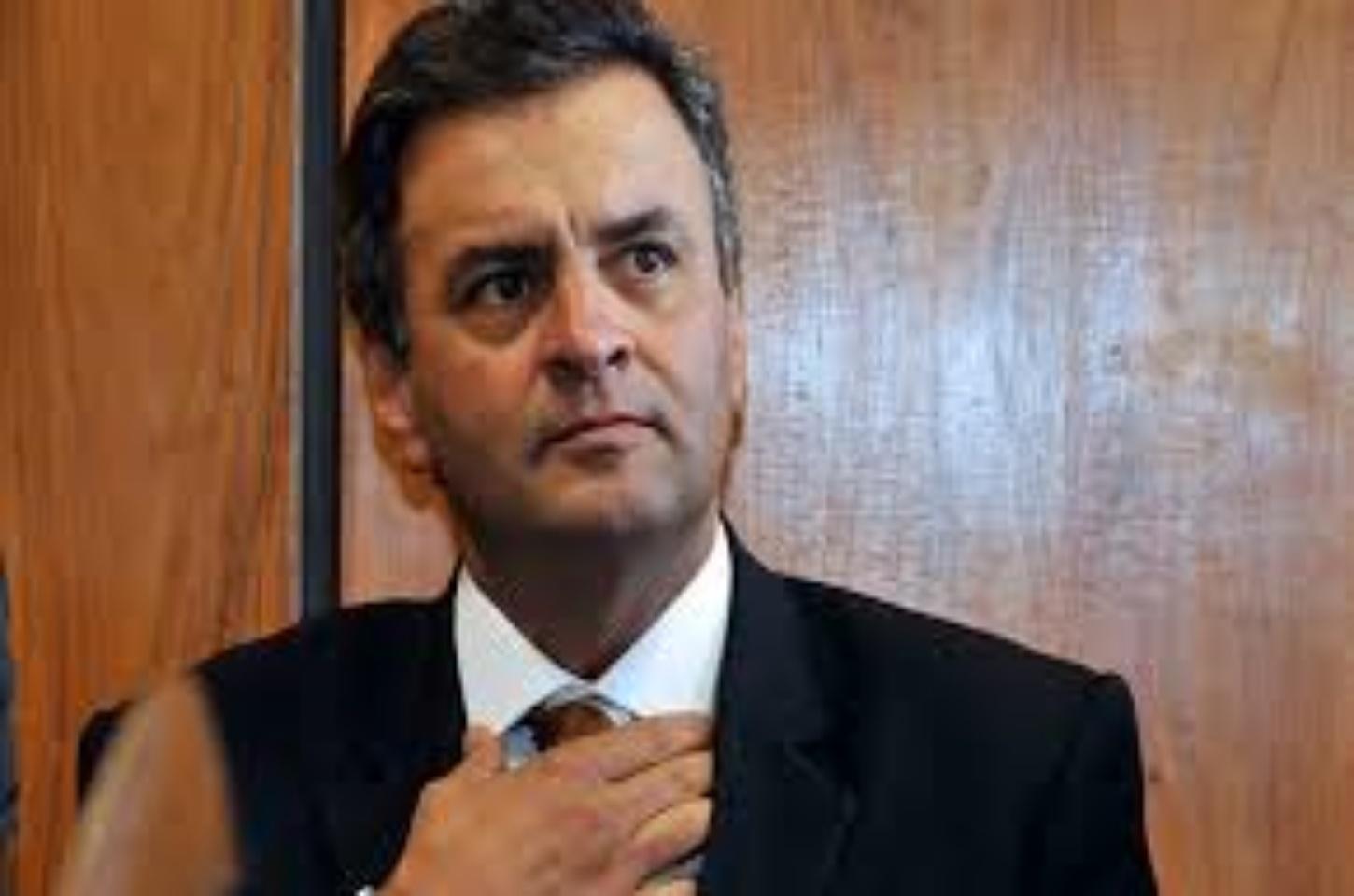 PSDB é maior que isso, diz Aécio sobre proposta de incorporação ao PSD