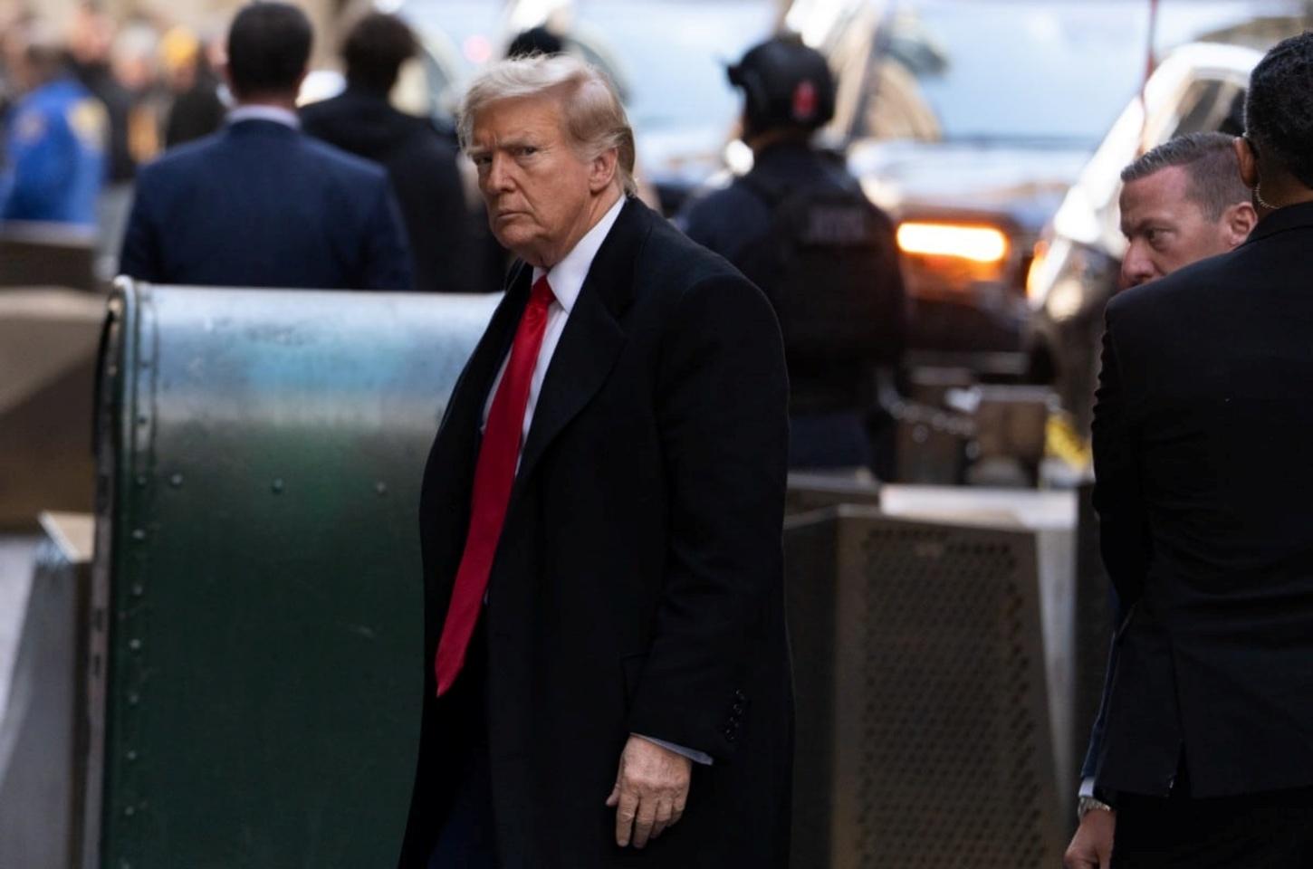 Tribunal dos EUA atende a Trump e restabelece tarifaço