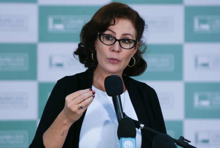 Moraes vota para condenar Zambelli a 10 anos por invasão ao CNJ