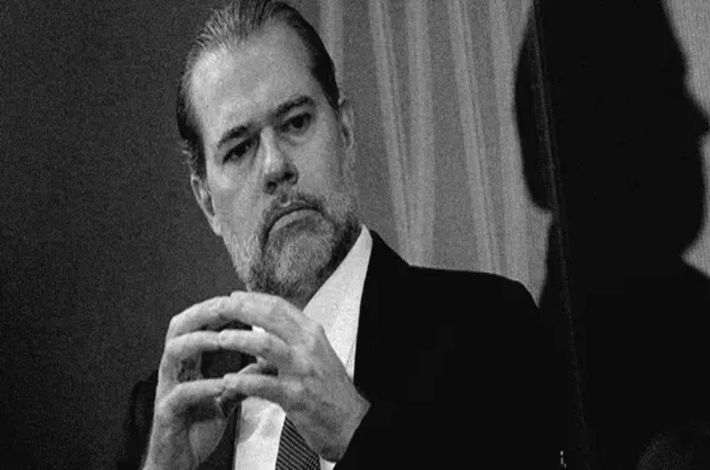 Advogados de Trump criticam ato de Toffoli que empoderou Moraes no STF