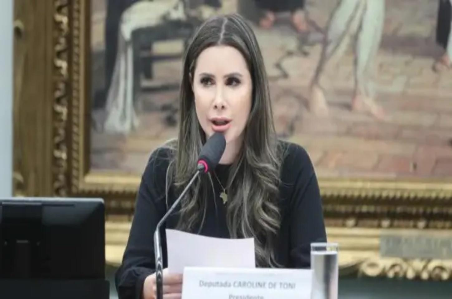 De Toni coleta assinaturas para PEC da Liberdade de Expressão