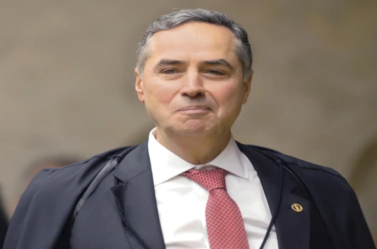 Fronteira entre Direito e política ‘é mais difícil’ de traçar no Brasil, diz Barroso