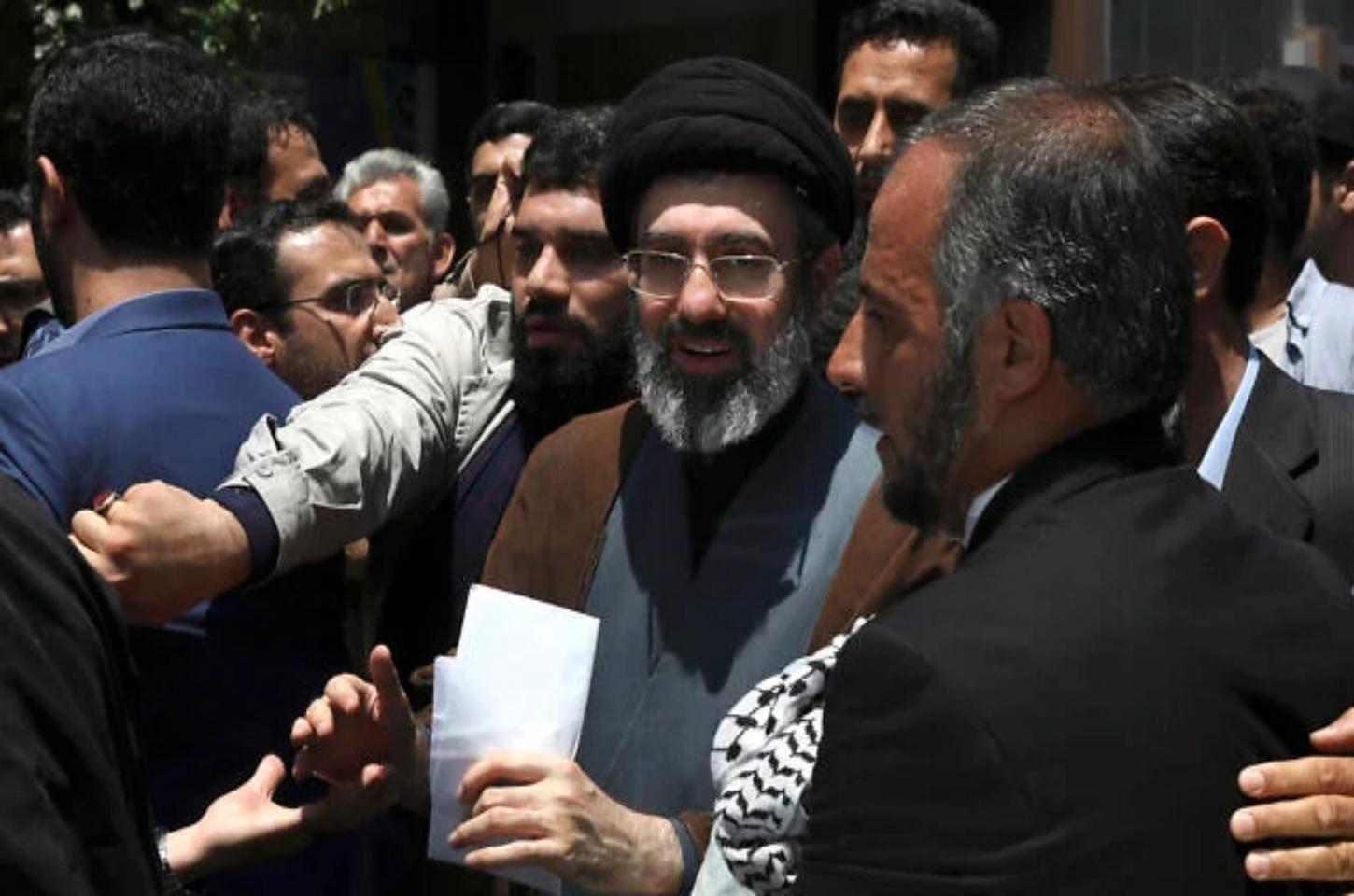 Khamenei do Irã disse que escolherá três possíveis sucessores enquanto se esconde em um bunker